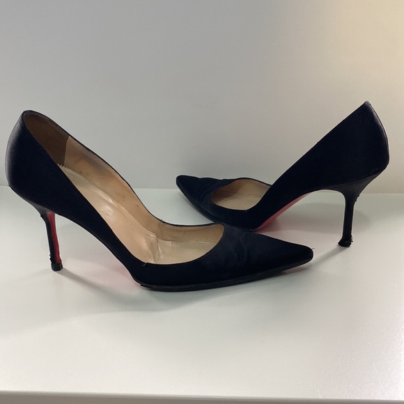 Christian Loubutain size 38 pump - Picture 3 of 3